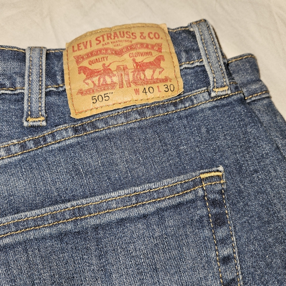 Mens Levi's 505 blue jeans sz 40 x 30